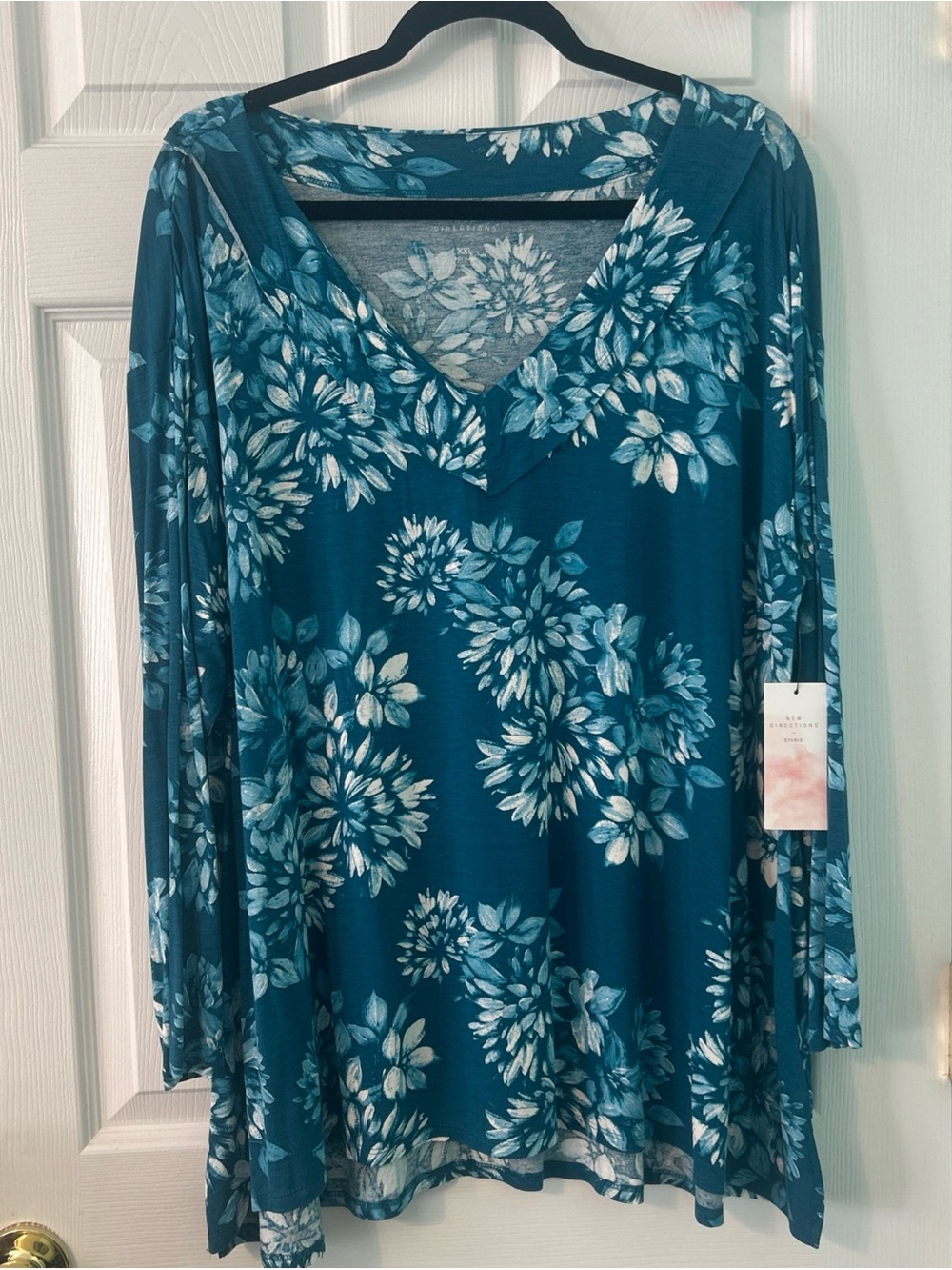 New Directions Teal and White Floral V-Neck Tunic